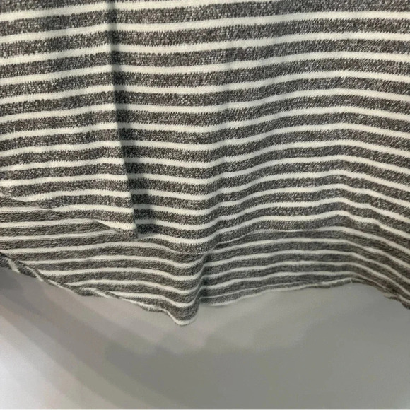 Theory Long Sleeve Gray & White Stripe Crew Neck Hi/Lo Cotton Sweater Size S GUC - Picture 7 of 8
